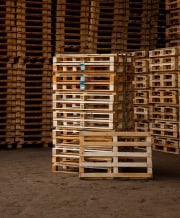 Used standard thin wooden pallet 800x1200mm