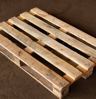 Used standard thick wooden pallet 800x1200mm