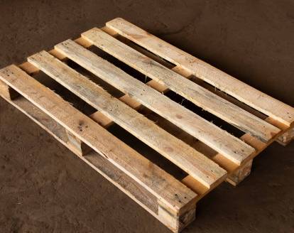 Used standard thick wooden pallet 800x1200mm