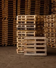 Used standard thick FIN size wooden pallet 1000x1200mm