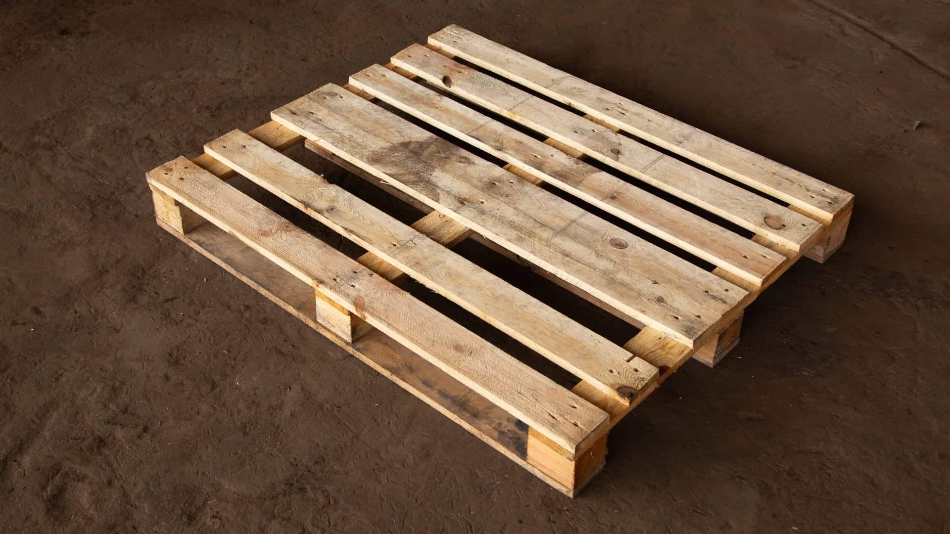 Used standard thick FIN size wooden pallet 1000x1200mm